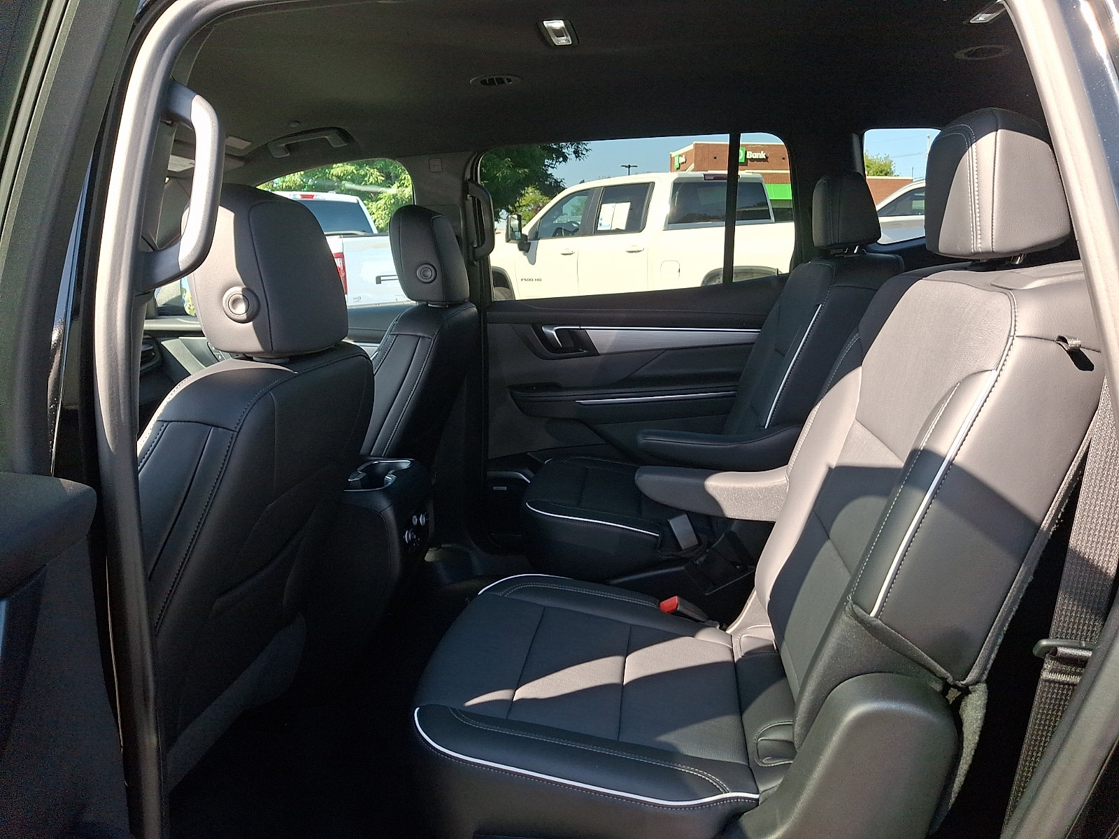 Used 2026 Buick Enclave Preferred AWD/4WD image 11