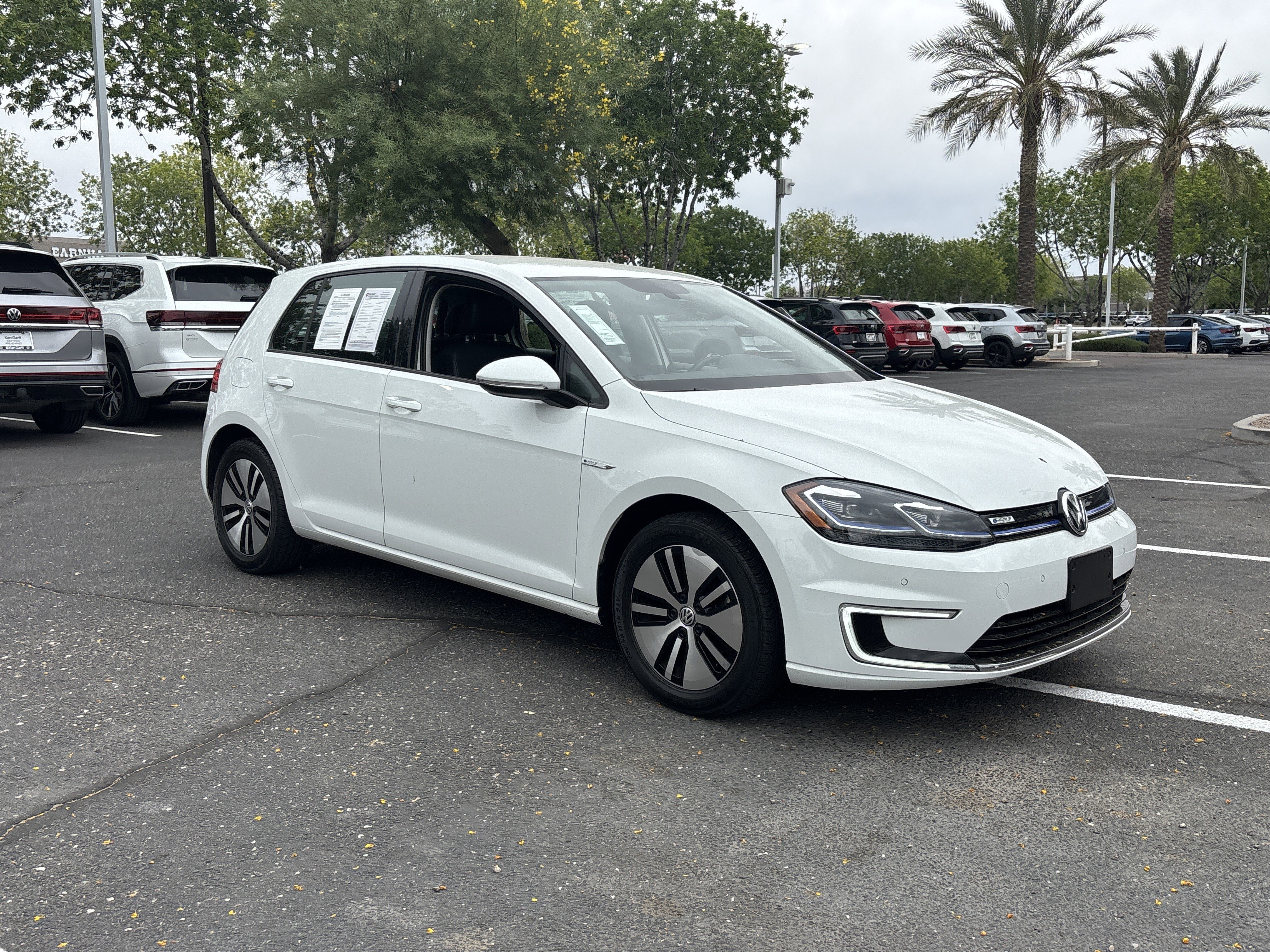 Used 2018 Volkswagen e-Golf SEL Premium image 6