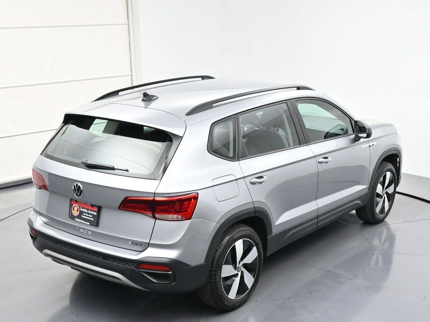 Used 2024 Volkswagen Taos S image 33