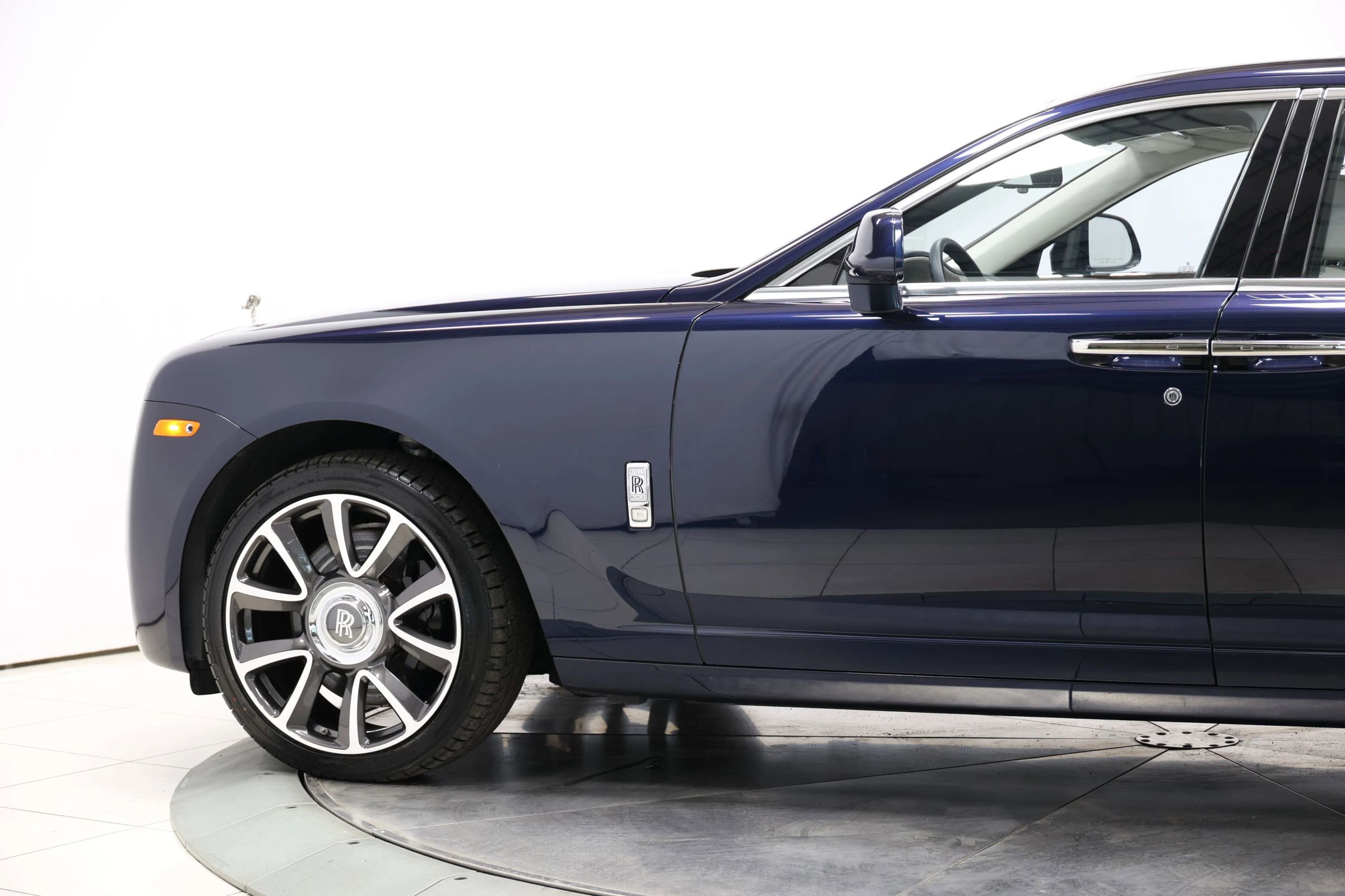 Used 2015 Rolls-Royce Ghost image 7