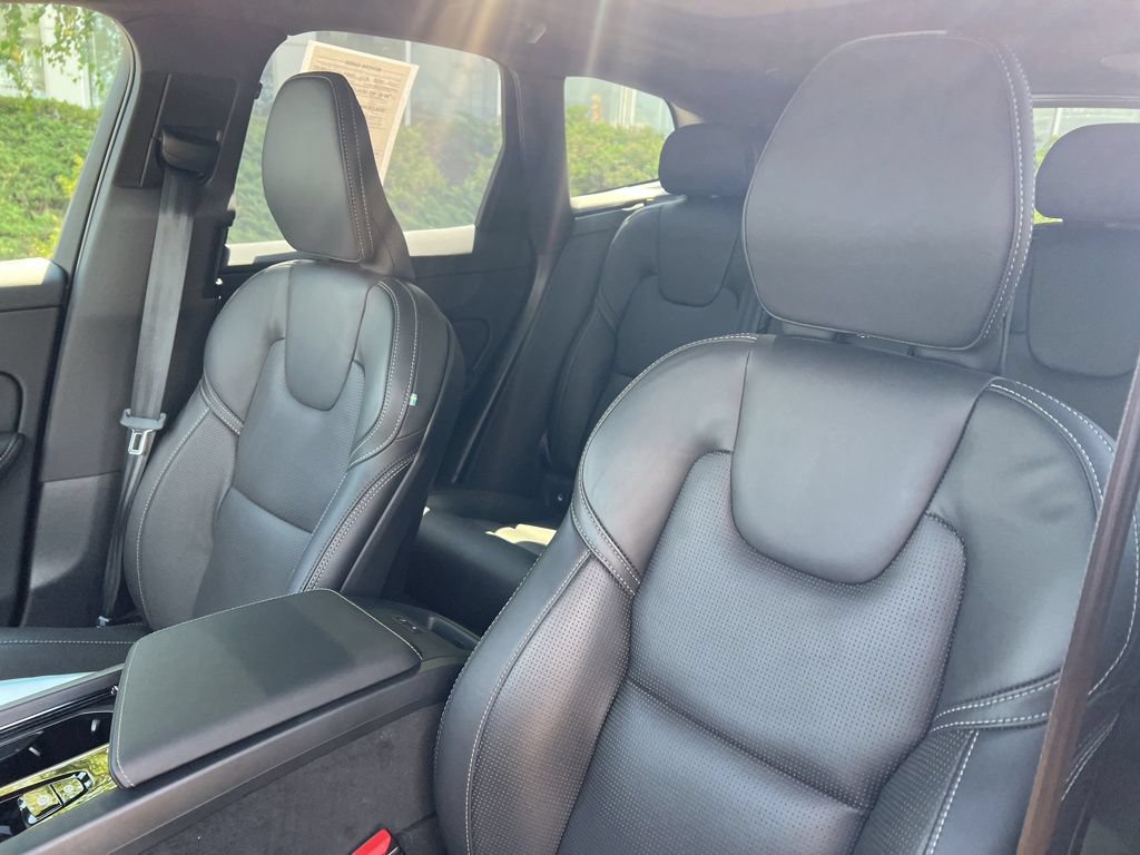 Certified 2024 Volvo XC60 T8 Ultimate w/ Climate Package AWD/4WD image 15