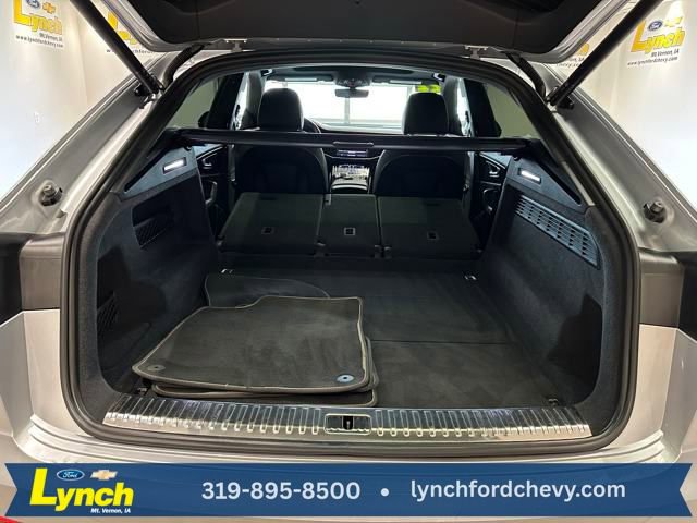 Used 2022 Audi Q8 Premium Plus w/ Premium Plus Package image 25