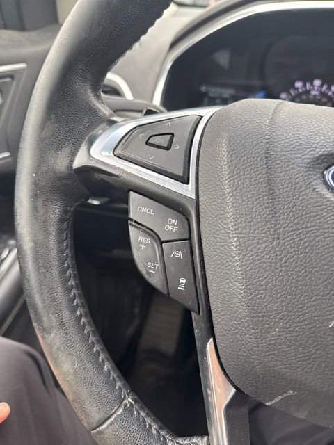 Used 2020 Ford Edge Titanium AWD/4WD image 10