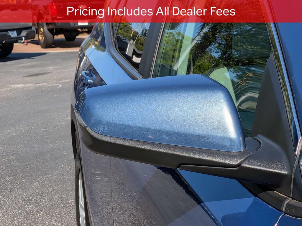 Used 2024 GMC Terrain SLE w/ Driver Convenience Package FWD image 12