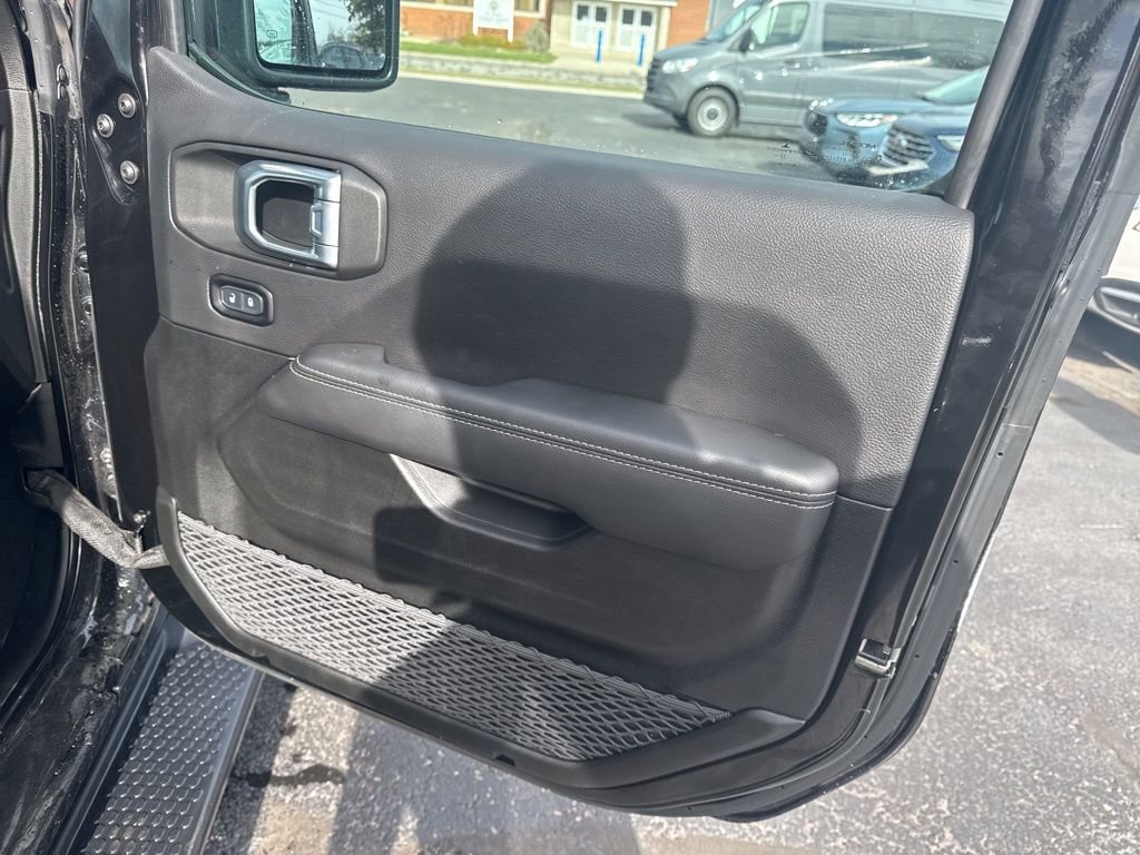 Used 2023 Jeep Wrangler Unlimited Sahara w/ Cold Weather Group image 35