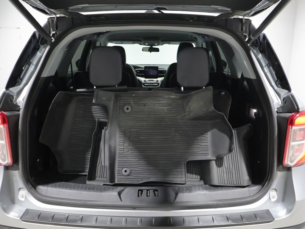 Used 2022 Ford Explorer XLT AWD/4WD image 4