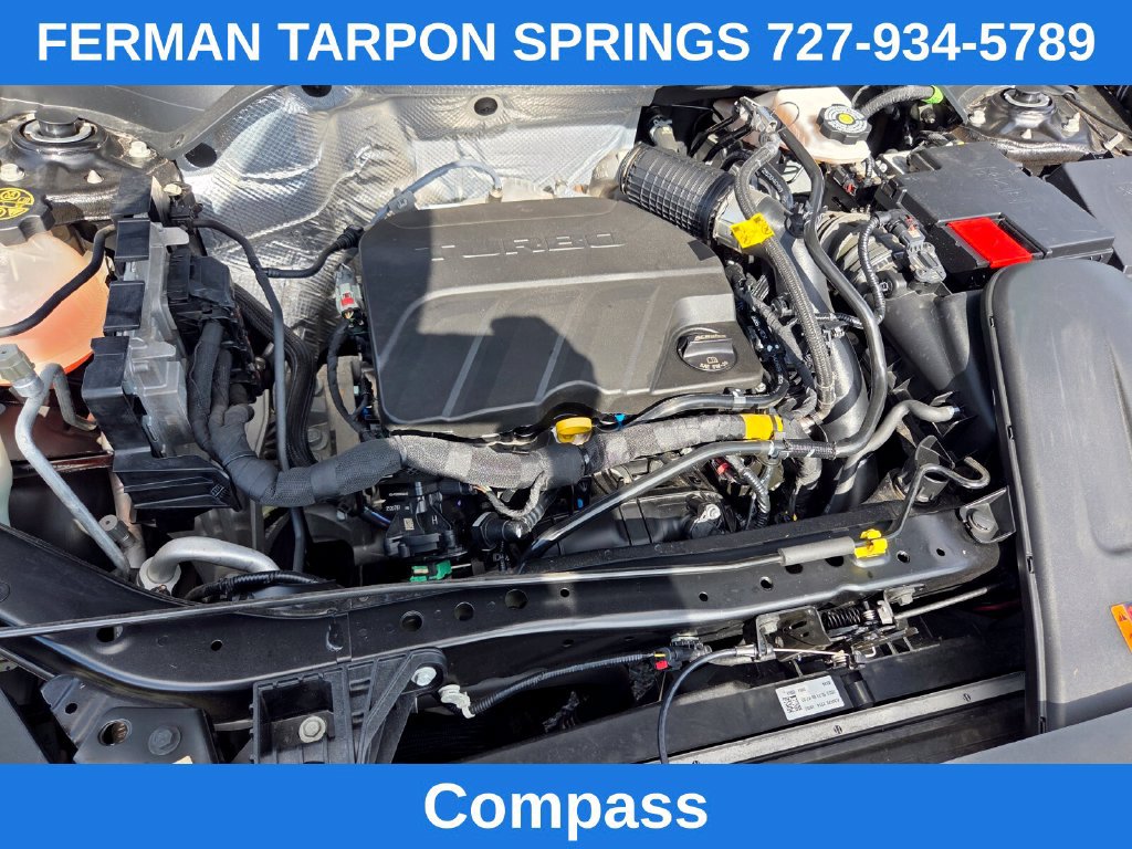 Certified 2024 Chevrolet Trax RS w/ Sunroof Package FWD image 21