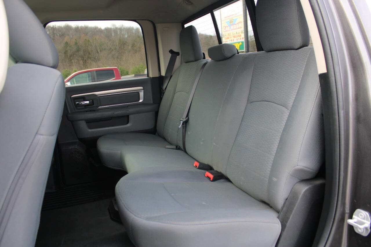 Used 2017 RAM 3500 SLT w/ Luxury Group image 34