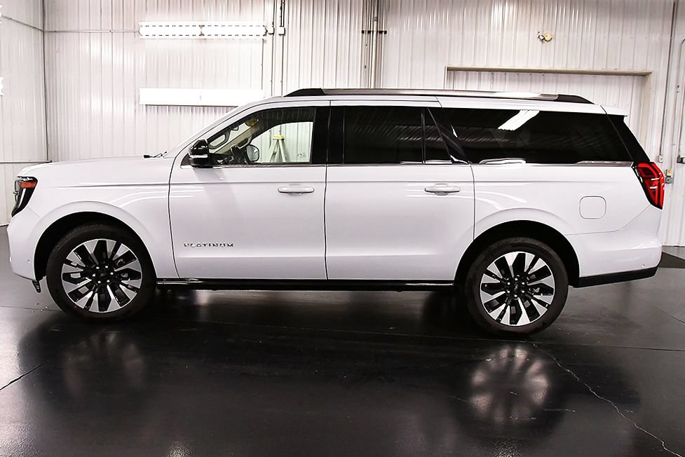 Used 2025 Ford Expedition Max Platinum w/ Driver's Package AWD/4WD image 4
