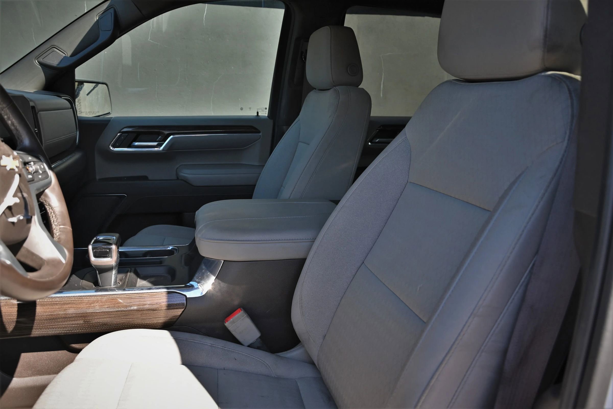 Used 2024 Chevrolet Silverado 1500 LT w/ Z71 Off-Road Package image 15