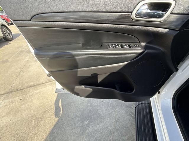 Used 2019 Jeep Grand Cherokee Altitude RWD image 13