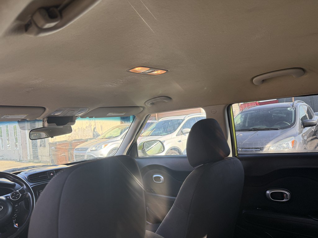 Used 2018 Kia Soul FWD image 15