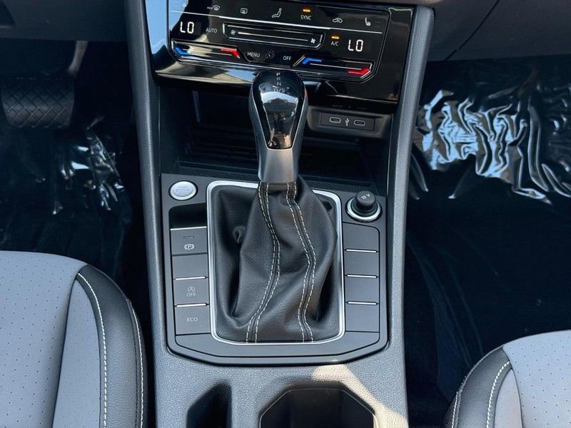 New 2026 Volkswagen Jetta SE FWD image 15