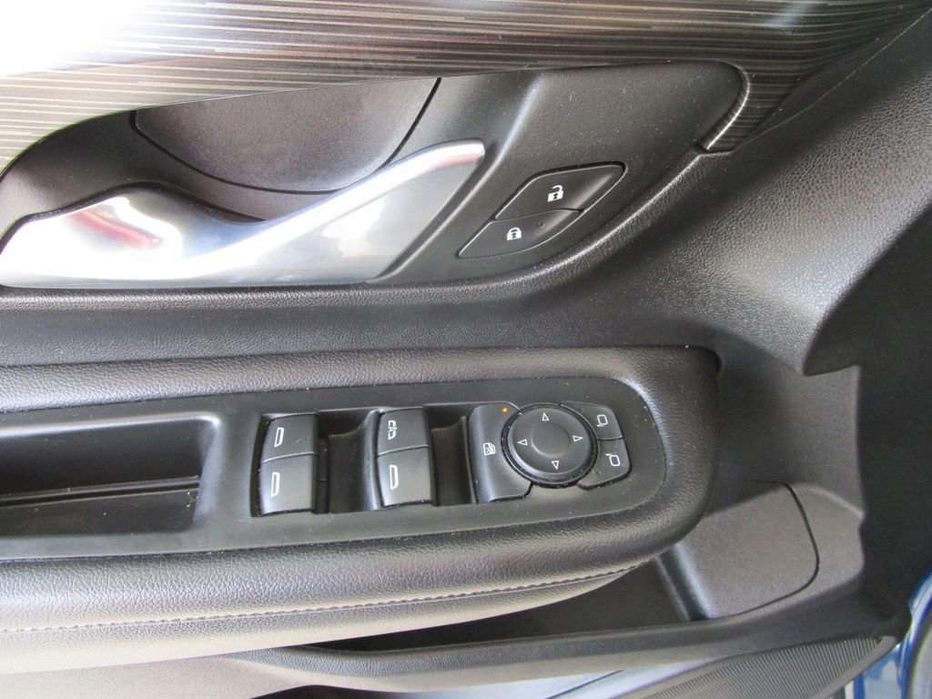 Used 2022 GMC Terrain SLE FWD image 19
