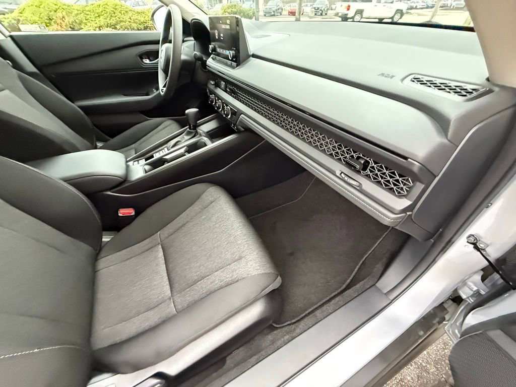 Used 2023 Honda Accord LX image 41