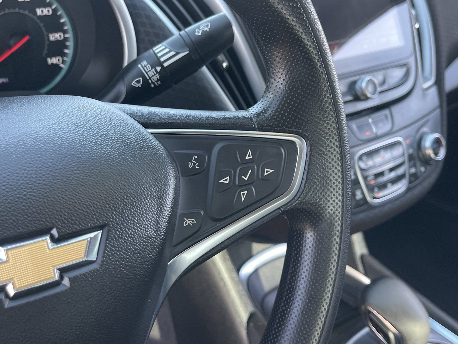 Used 2024 Chevrolet Malibu LT FWD image 24