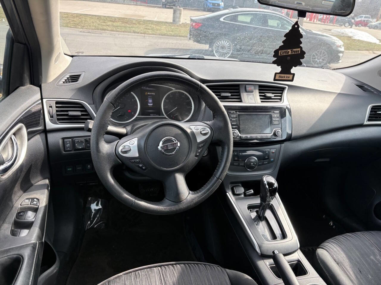 Used 2018 Nissan Sentra SV image 9