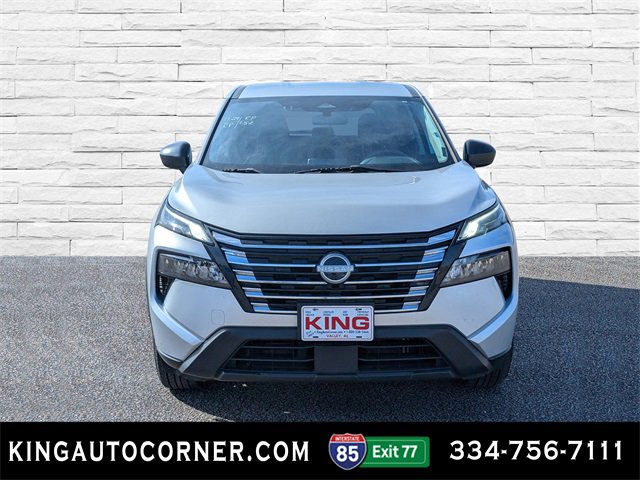 Used 2024 Nissan Rogue S image 2