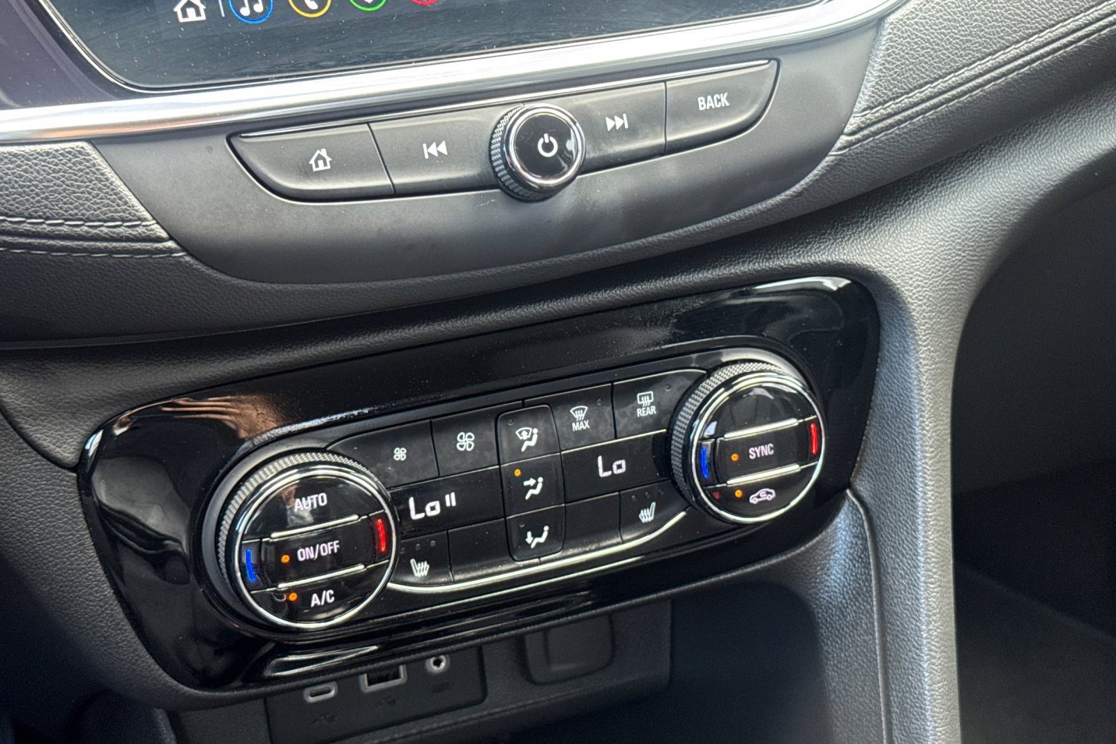 Used 2023 Buick Encore GX Select w/ Sport Touring Package FWD image 19