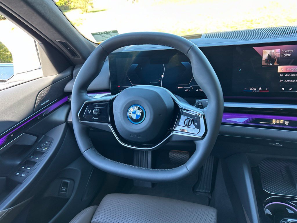 Used 2024 BMW i5 eDrive40i w/ M Sport Package RWD image 23