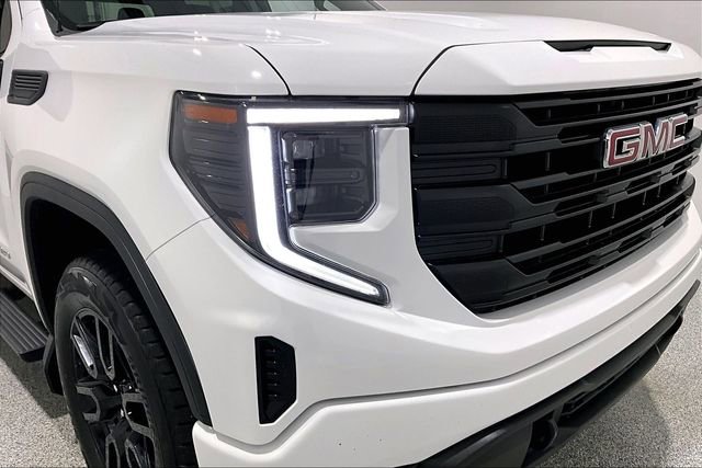 Used 2024 GMC Sierra 1500 Pro w/ Graphite Edition AWD/4WD image 33