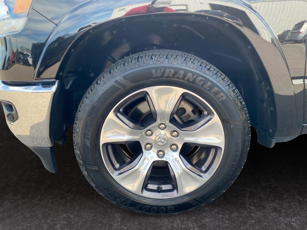 Used 2022 RAM 1500 Laramie AWD/4WD image 9