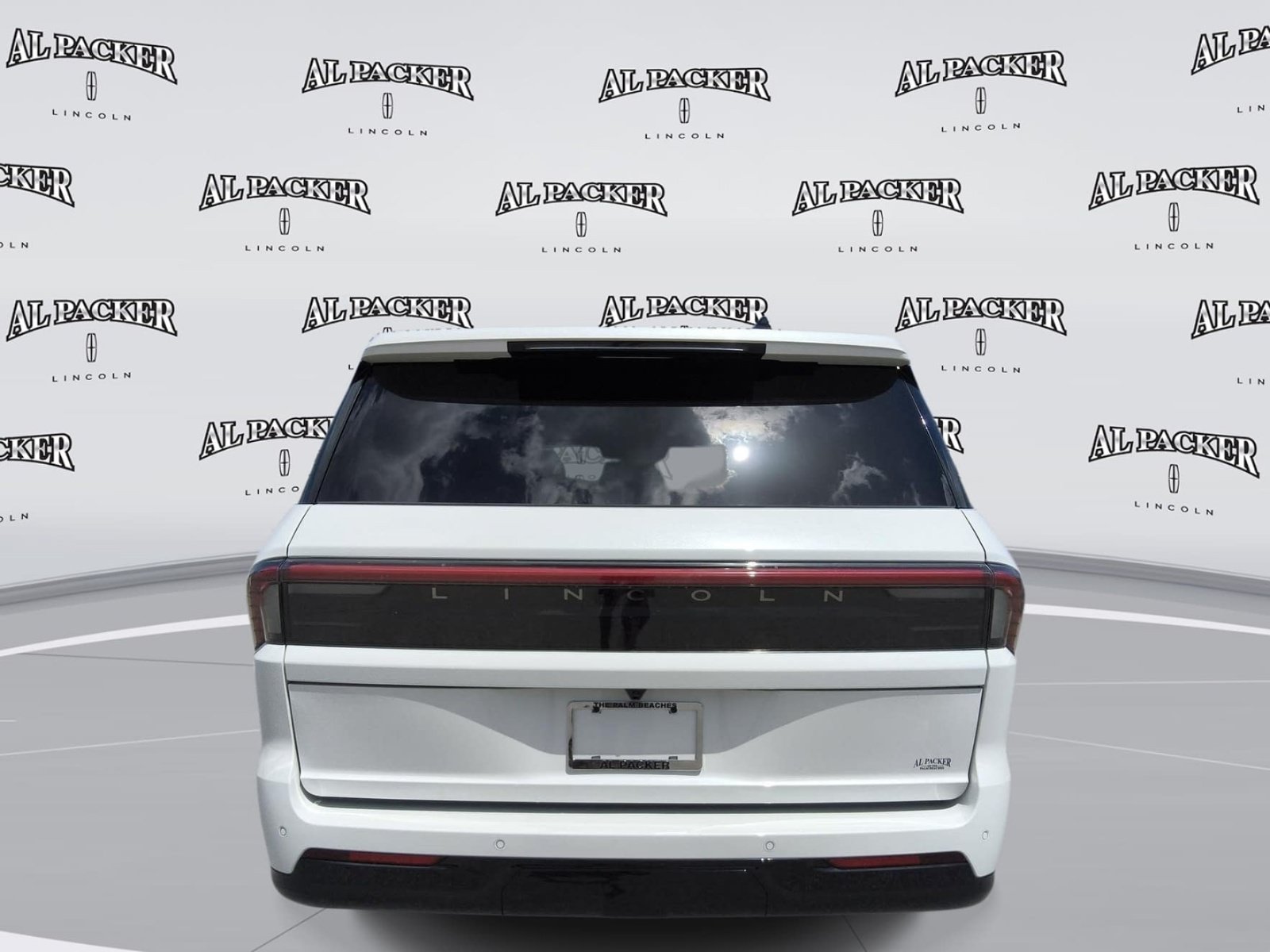 New 2027 Lincoln Navigator Reserve w/ Jet Appearance Package RWD image 4