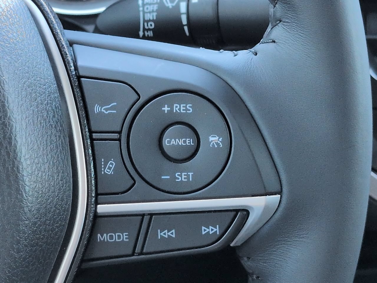 Used 2022 Toyota Camry XLE w/ Navigation Upgrade Package FWD image 25