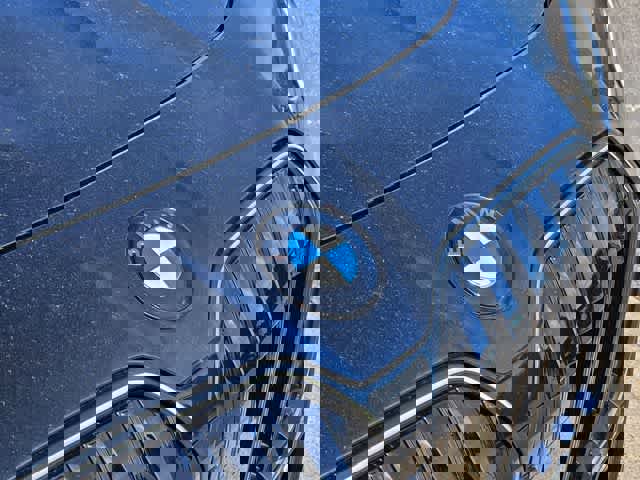 Used 2025 BMW 760i xDrive w/ Premium Package image 12