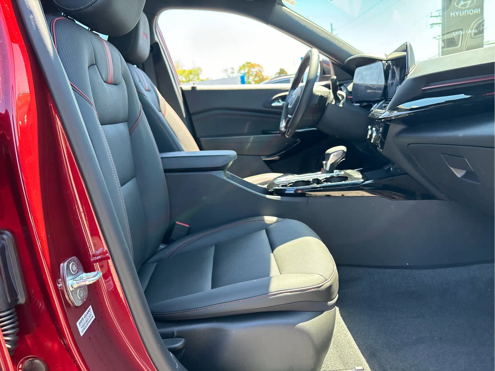 Certified 2024 Chevrolet Trax RS w/ Driver Confidence Package FWD image 19