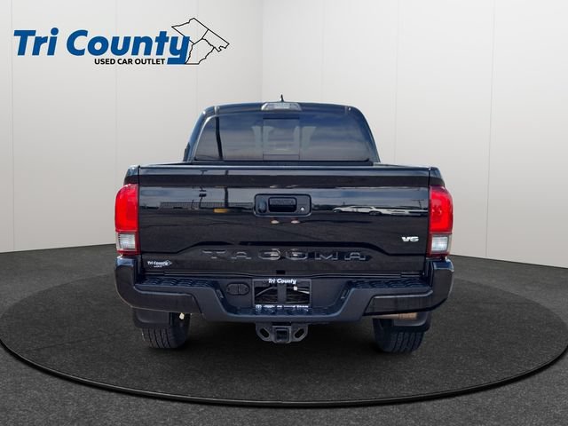 Used 2019 Toyota Tacoma TRD Sport AWD/4WD image 7