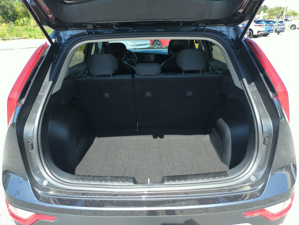 Used 2025 Kia Niro LX FWD image 29