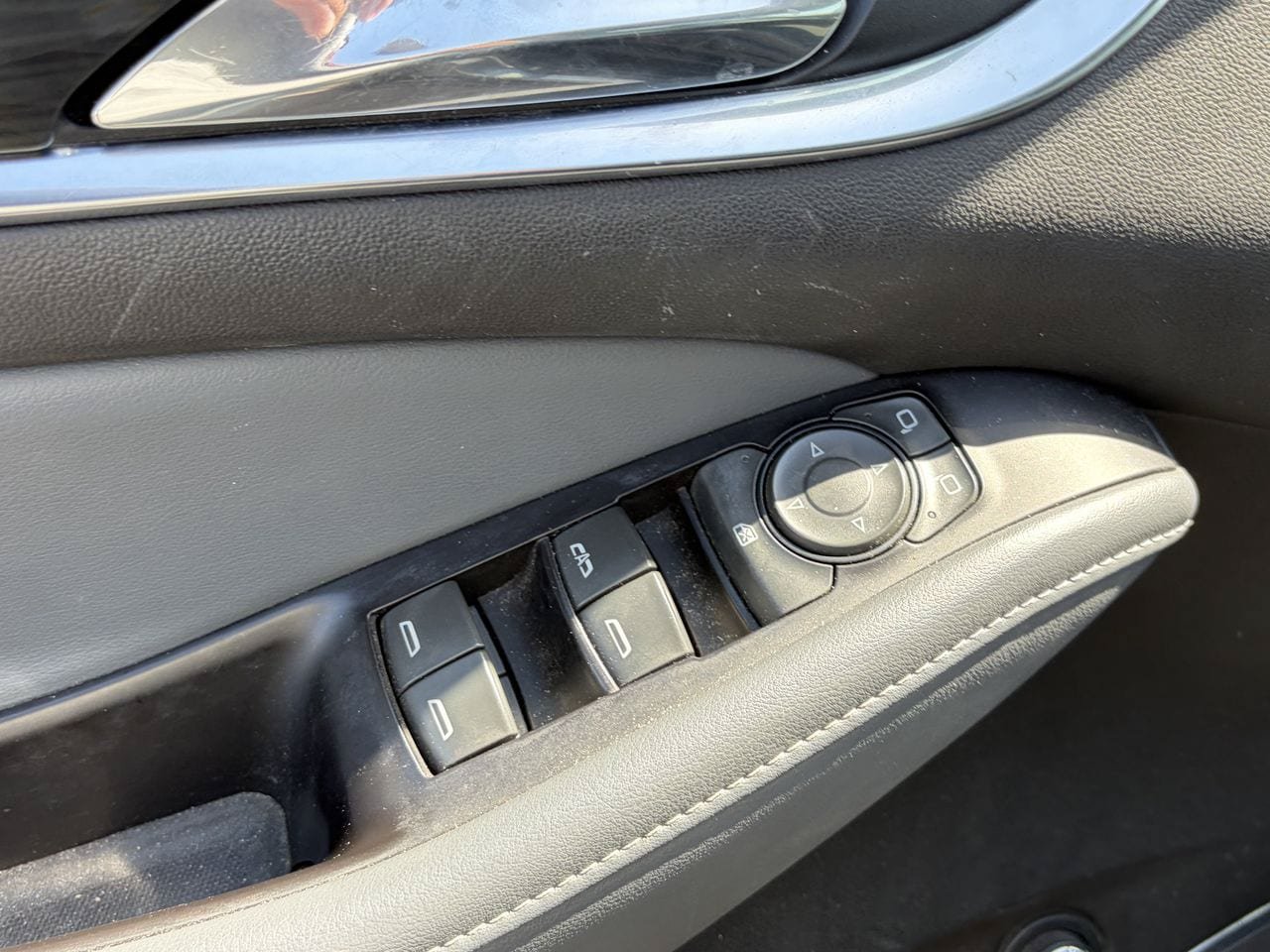 Used 2019 Buick Enclave Essence FWD image 9