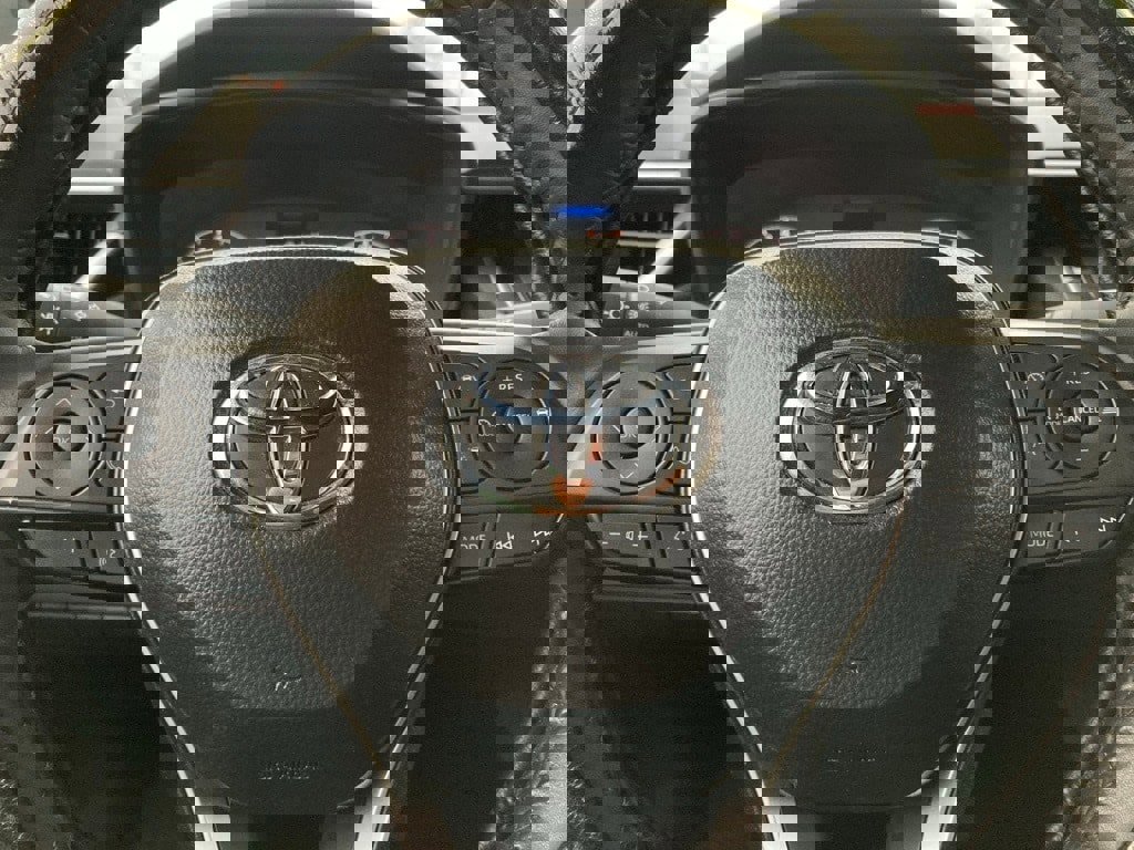 Used 2025 Toyota Corolla SE image 20