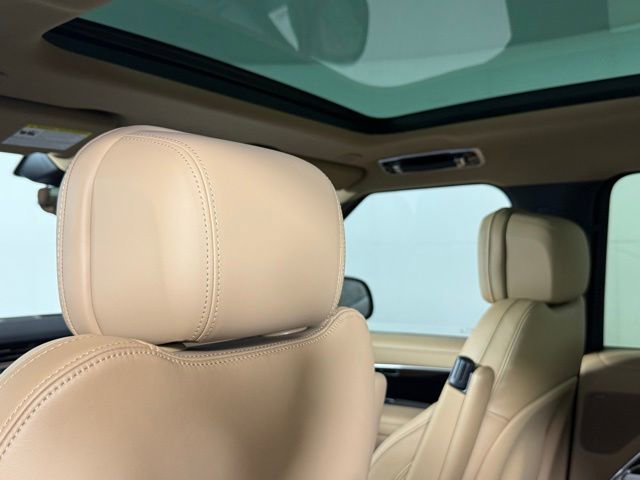 New 2025 Land Rover Range Rover SE image 22