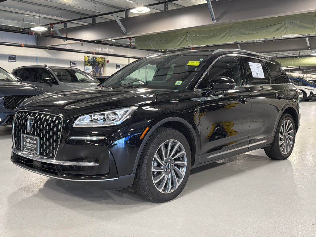 Used 2023 Lincoln Corsair Reserve w/ Equipment Group 201A AWD/4WD image 3