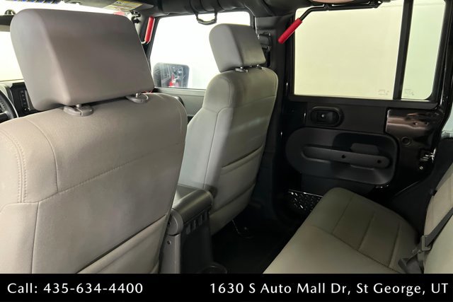 Used 2008 Jeep Wrangler Unlimited Rubicon w/ Dual Top Group AWD/4WD image 19