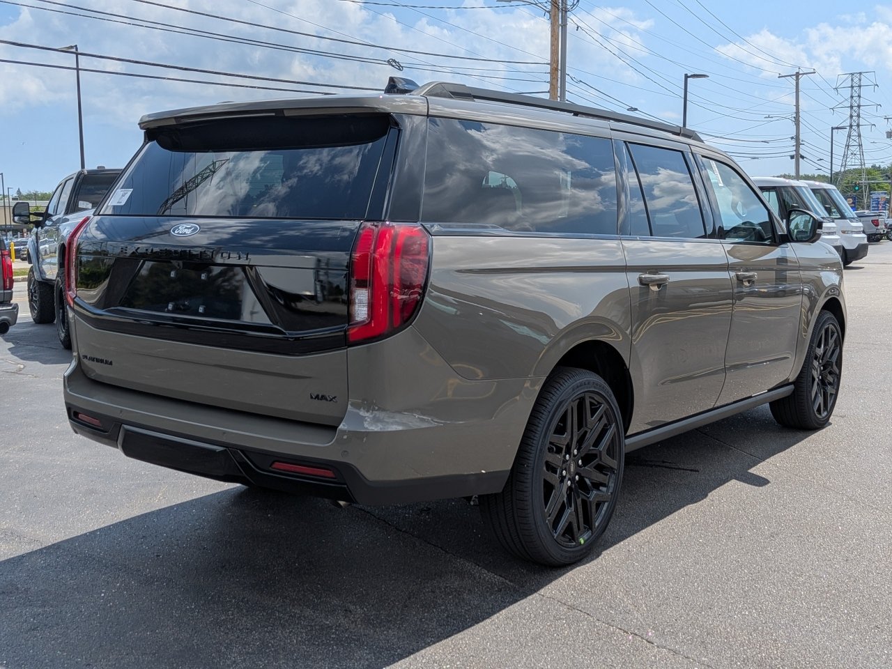 New 2027 Ford Expedition Max Platinum w/ Stealth Performance Package AWD/4WD image 4