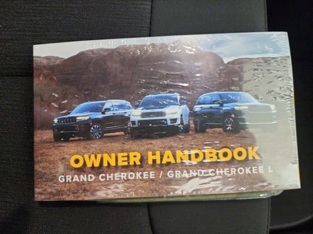 New 2025 Jeep Grand Cherokee Laredo X w/ Luxury Tech Group I image 37