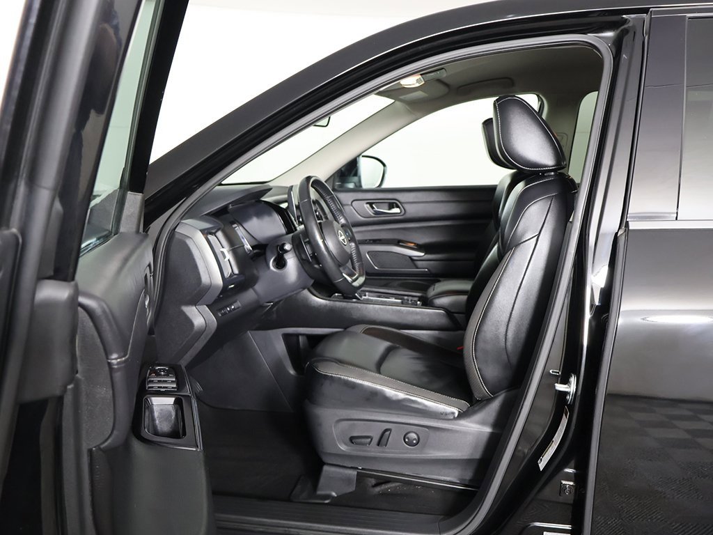 Used 2023 Nissan Pathfinder SL image 29