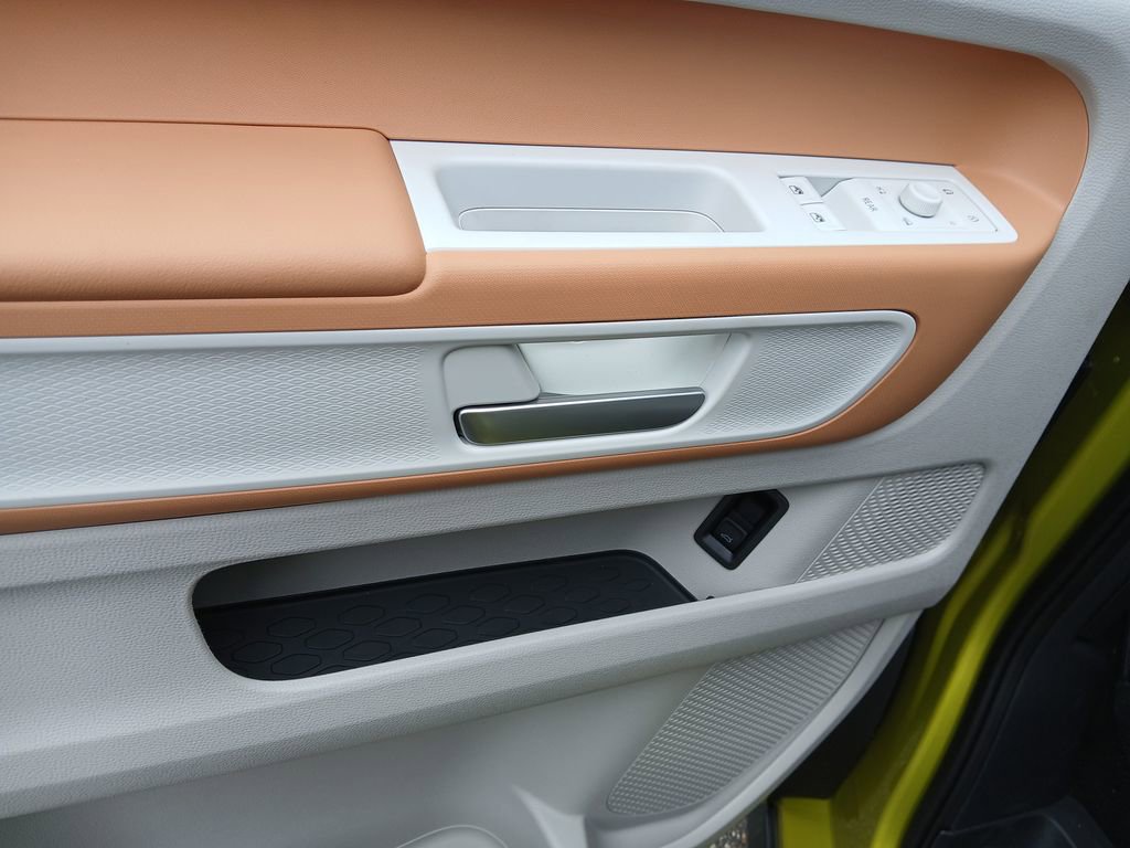 New 2025 Volkswagen ID. Buzz 1st Edition image 11