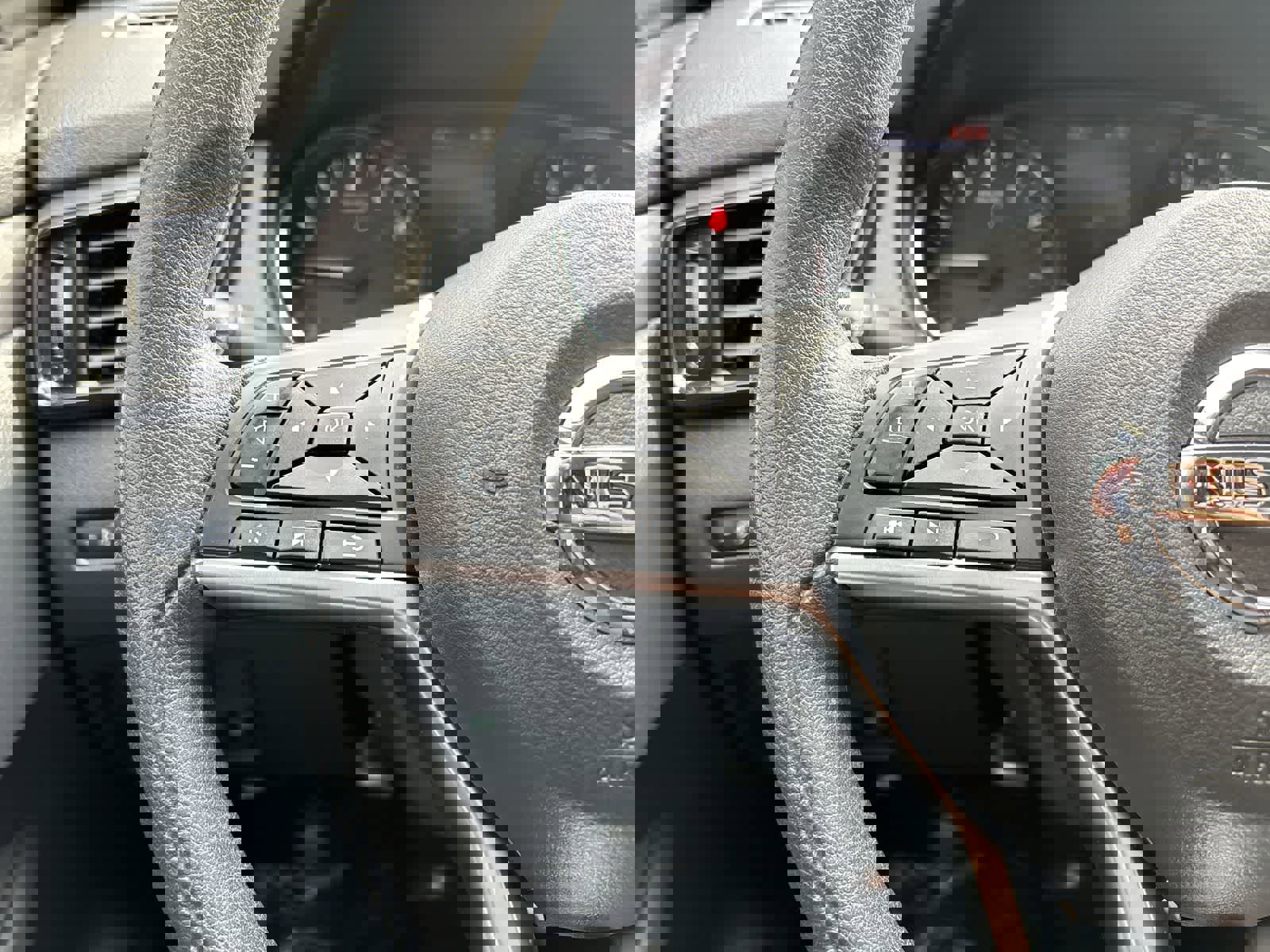 Used 2022 Nissan Rogue Sport S image 14