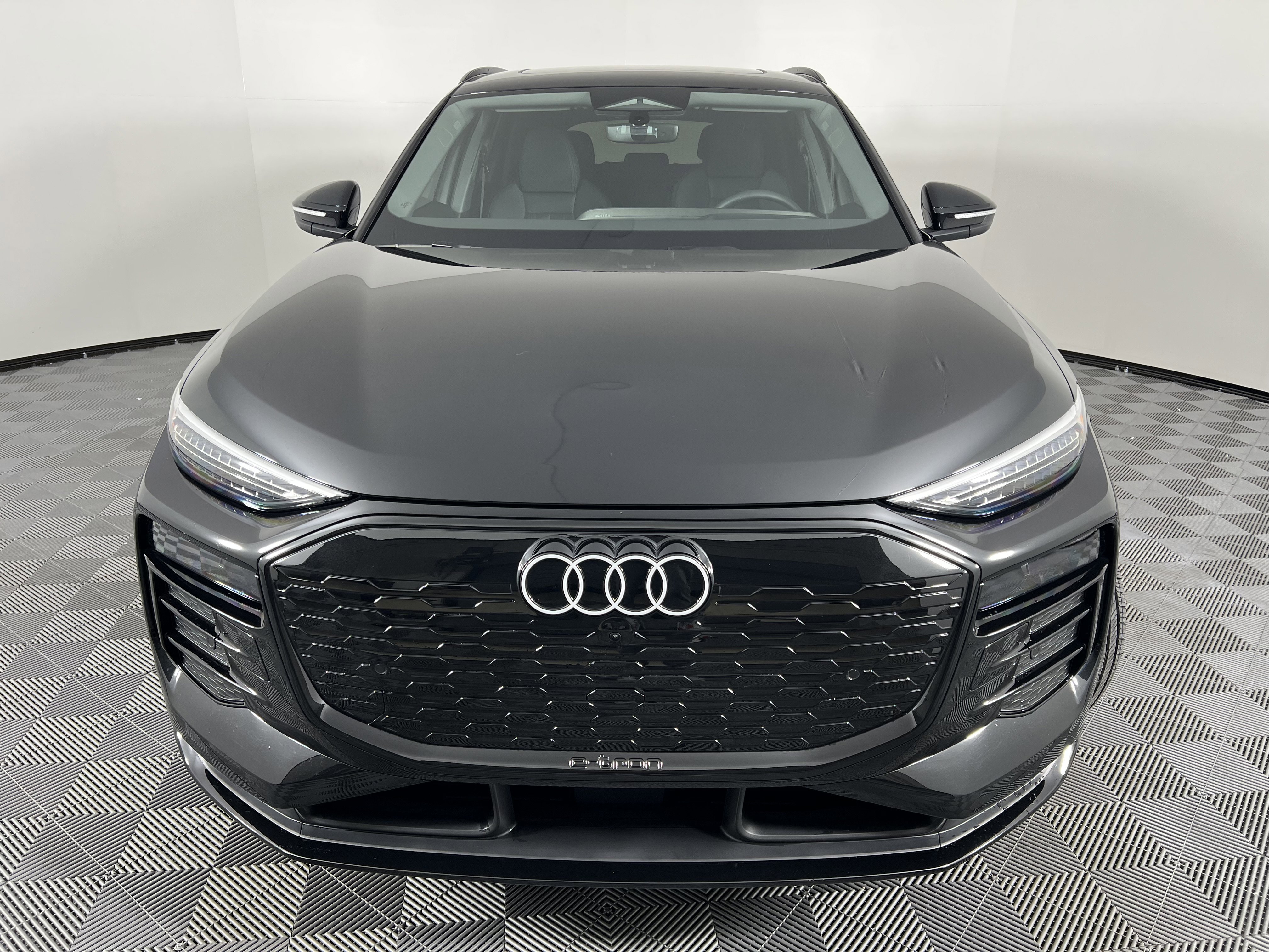 Used 2025 Audi Q6 e-tron Premium Plus AWD/4WD image 5