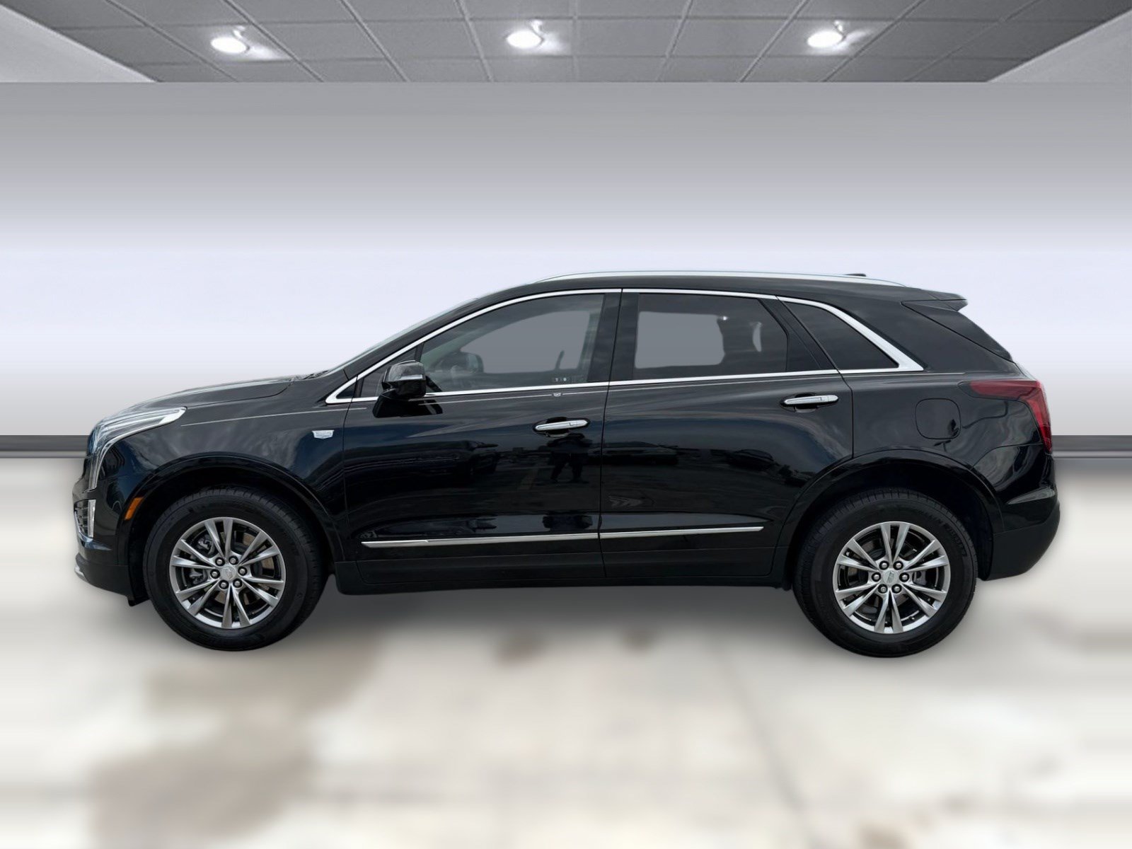 Used 2022 Cadillac XT5 Premium Luxury FWD image 2