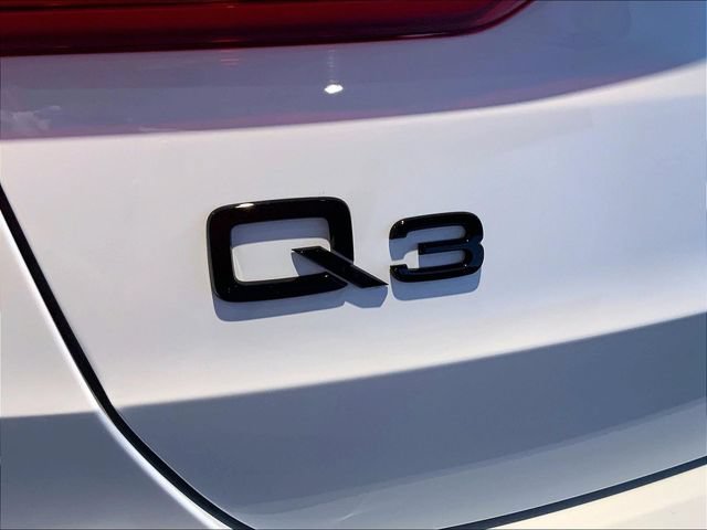 Certified 2025 Audi Q3 2.0T Premium Plus w/ Premium Plus Package AWD/4WD image 18