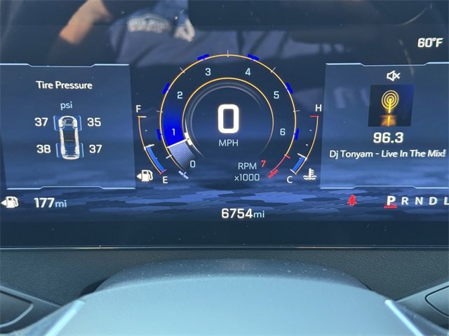 Used 2025 Chevrolet Traverse LT image 17