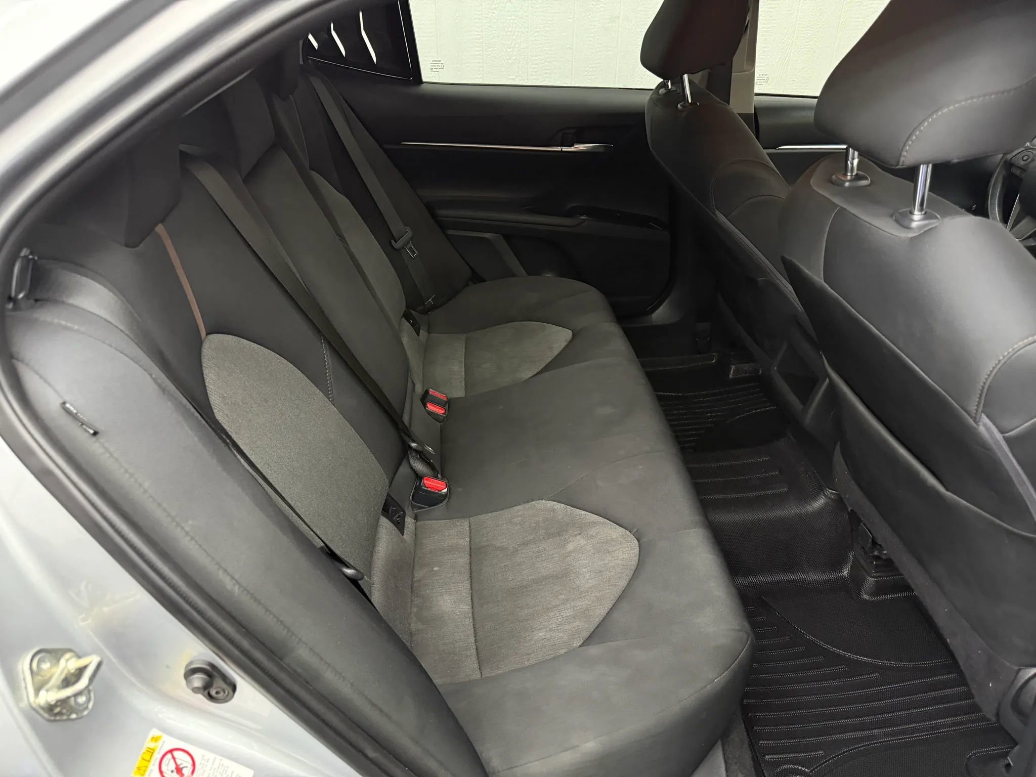 Used 2018 Toyota Camry LE FWD image 9
