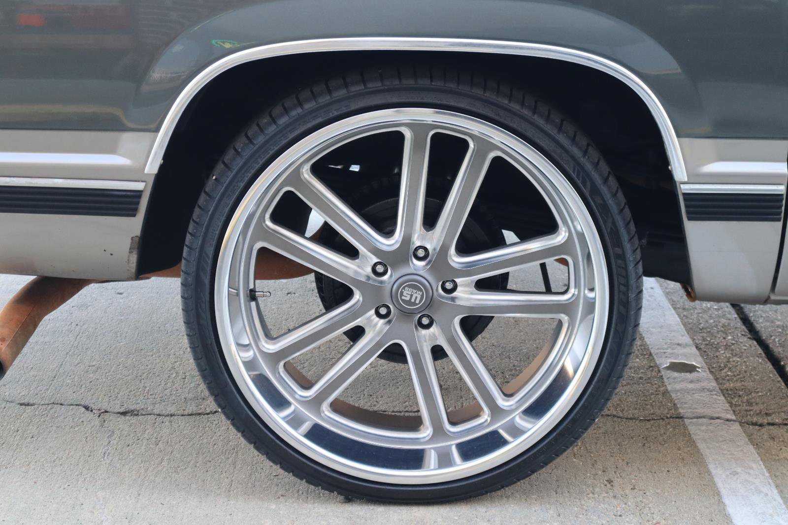 Used 1999 Chevrolet Suburban 2WD w/ Preferred Equipment Group 3 image 5