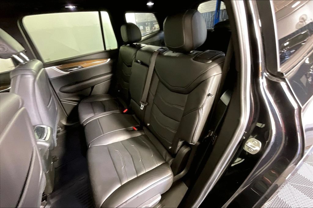 Used 2024 Cadillac XT6 Sport w/ Platinum Package AWD/4WD image 31