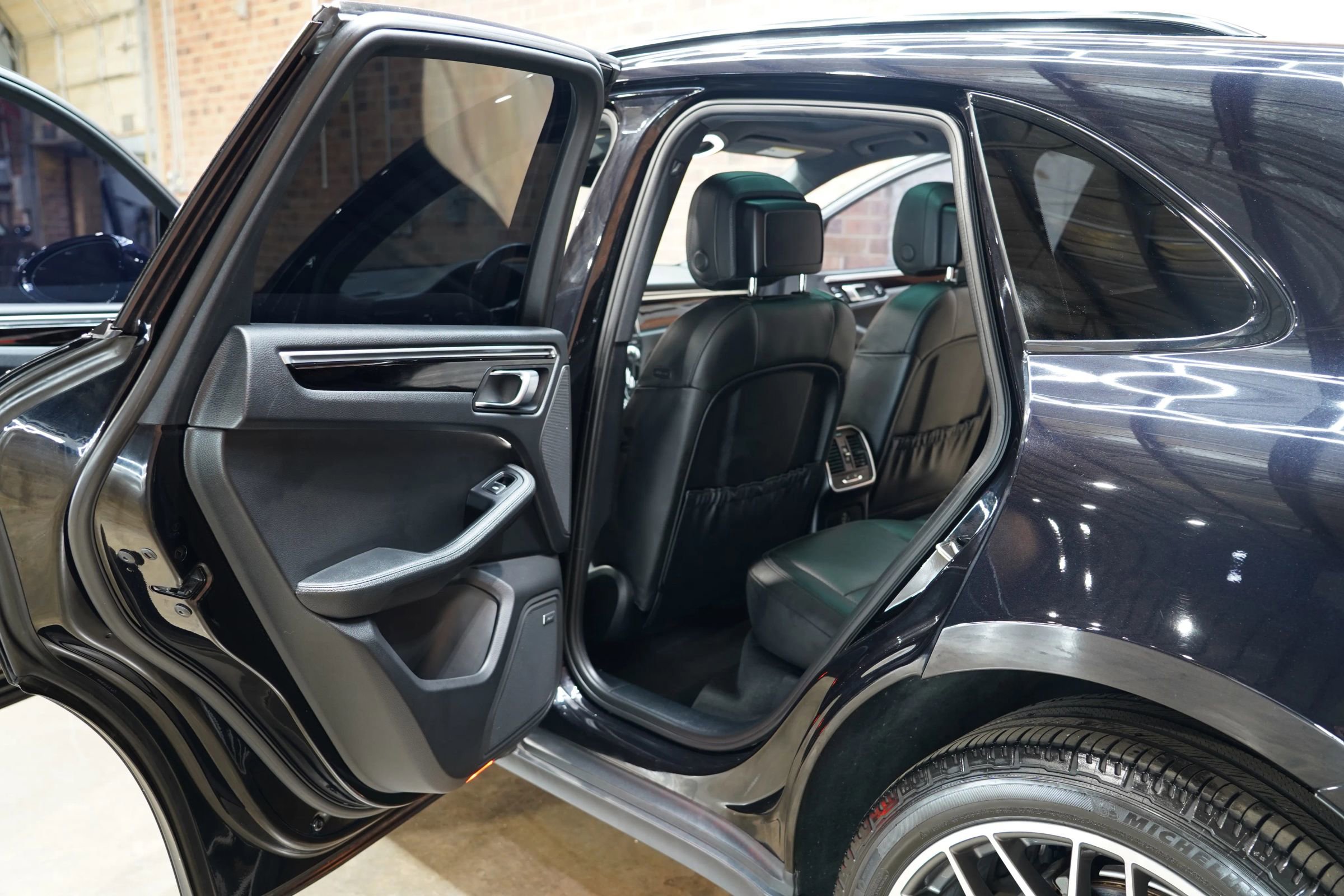 Used 2019 Porsche Macan S image 45